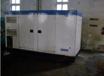 通道康明斯150kw大型柴油二手发电机组